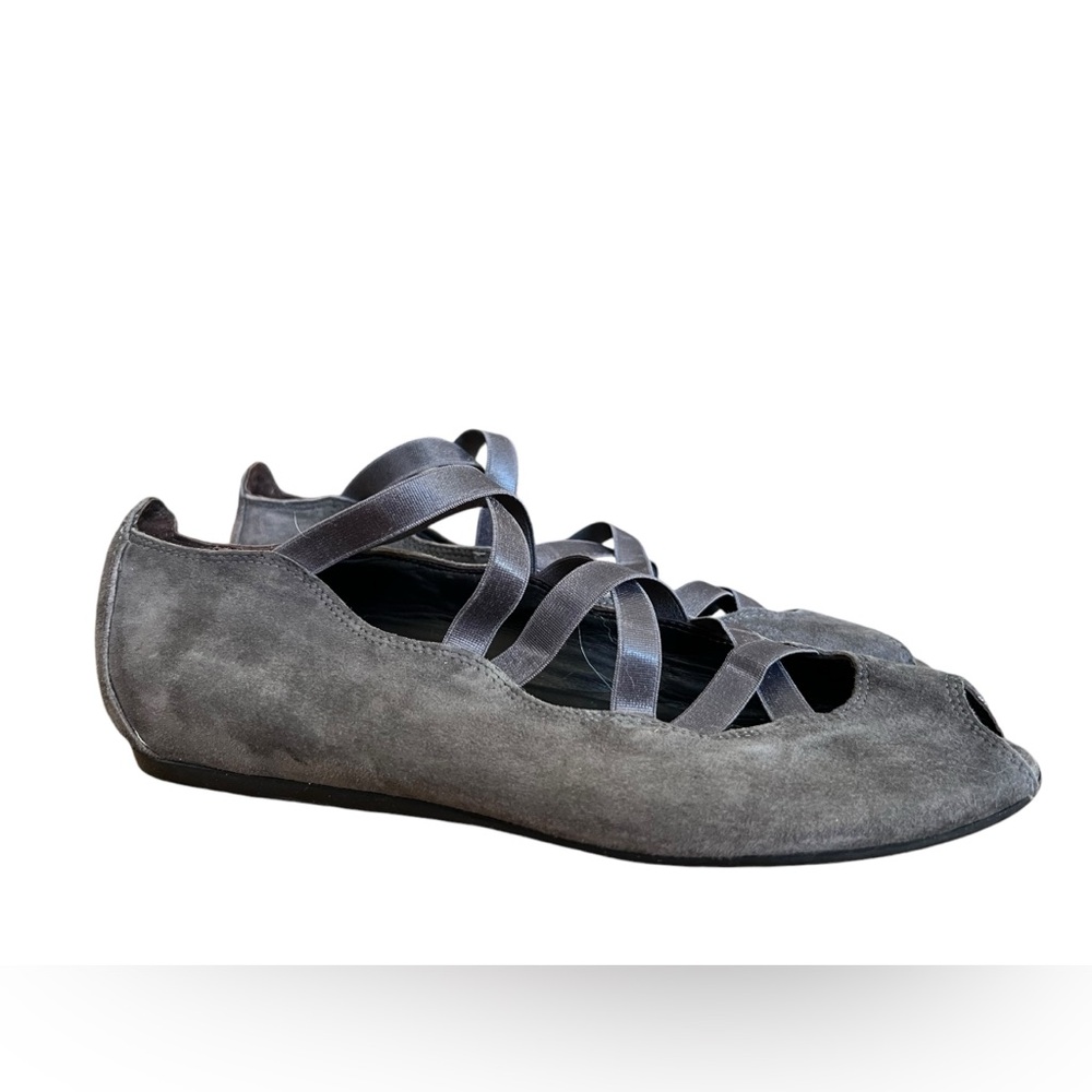 Donald J. Pliner gray‎ suede, strappy, flats. Size 8.5